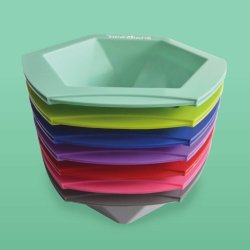 Färbeschale in unterschiedlichen Farben mit rutschfestem Boden.