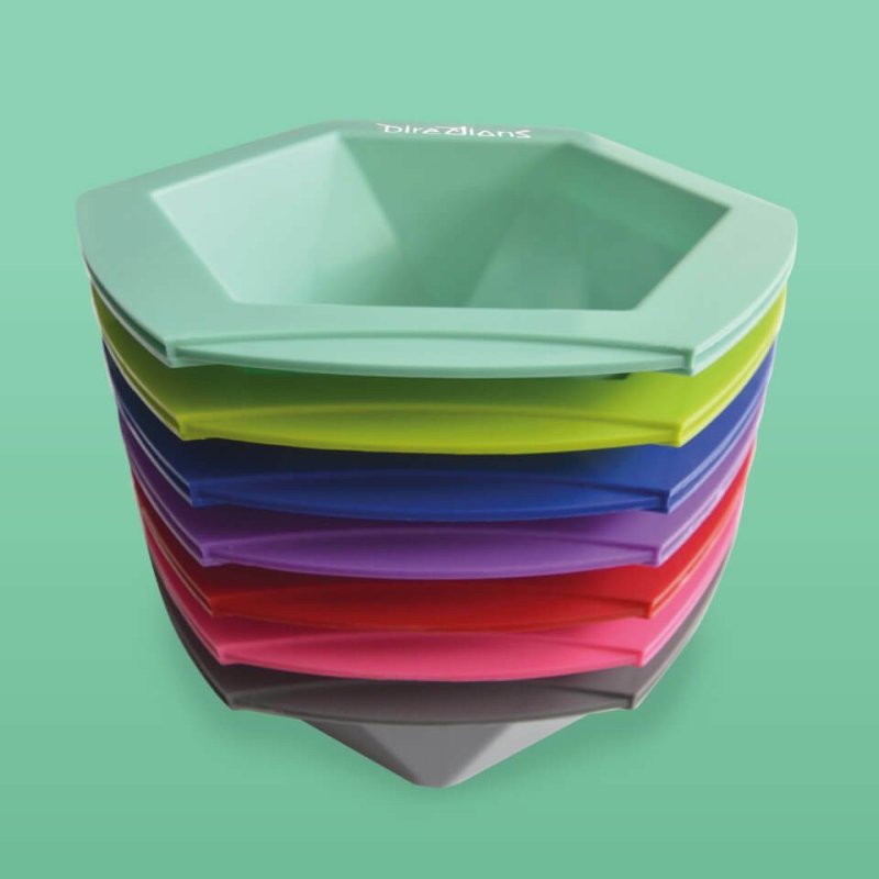 Färbeschale in unterschiedlichen Farben mit rutschfestem Boden.